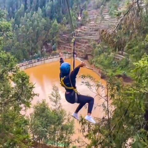 Chimp & Zee - Zipline Kuriftu Resort Entoto